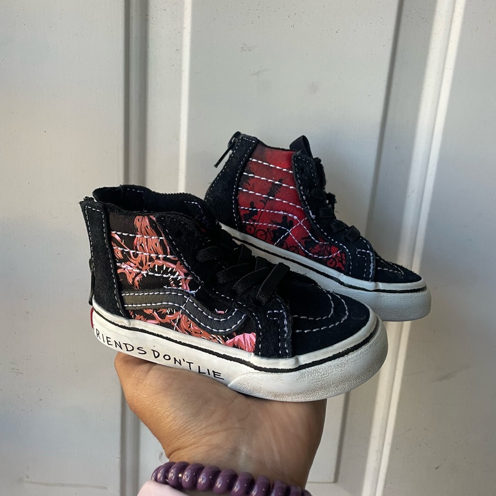 Toddler 5.5 size limited edition stranger things vans